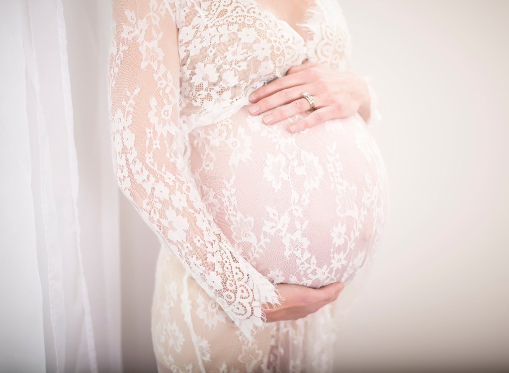 مدل عکس باردای در آتلیه بارداری