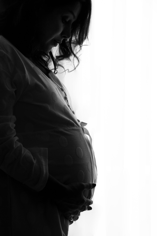 عکاسی بارداری در آتلیه بن سای